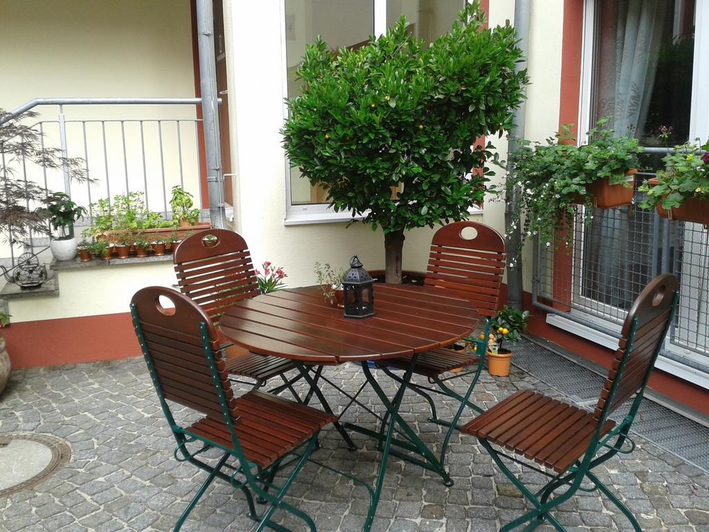 Garni-Hotel Zum Alten Ratskeller Vetschau Exteriör bild