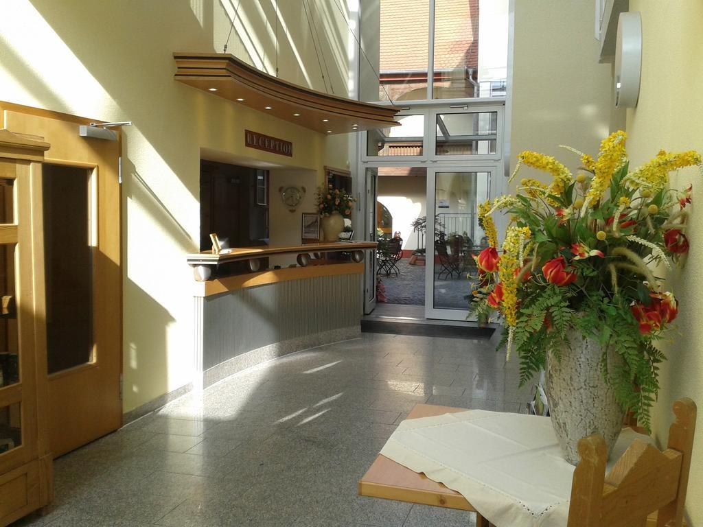 Garni-Hotel Zum Alten Ratskeller Vetschau Exteriör bild
