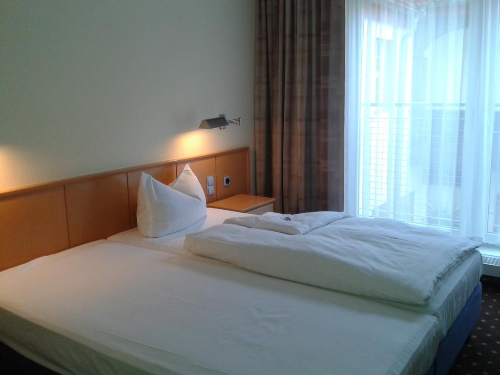 Garni-Hotel Zum Alten Ratskeller Vetschau Rum bild
