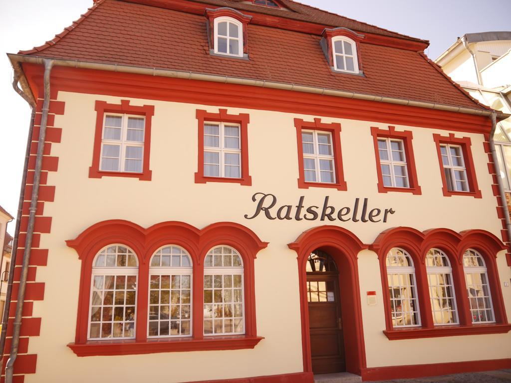 Garni-Hotel Zum Alten Ratskeller Vetschau Exteriör bild
