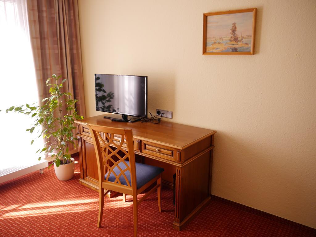 Garni-Hotel Zum Alten Ratskeller Vetschau Exteriör bild