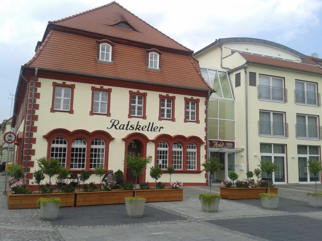 Garni-Hotel Zum Alten Ratskeller Vetschau Exteriör bild