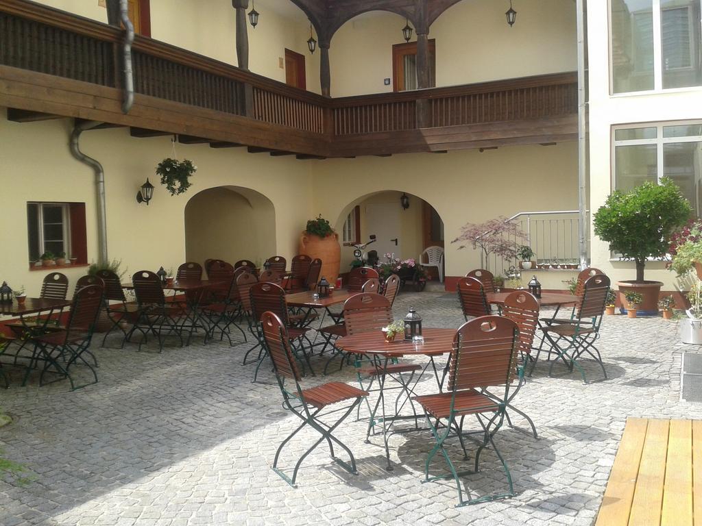 Garni-Hotel Zum Alten Ratskeller Vetschau Exteriör bild